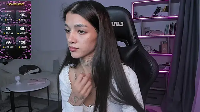 Snapshot of vinkitinkii chatting on December 28, 2024, 3:26 pm vinkitinkii online show from December 28, 2024, 3:26 pm