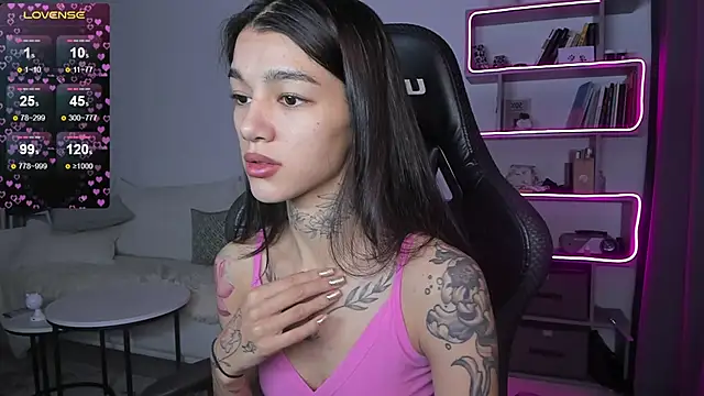 Snapshot of vinkitinkii chatting on December 31, 2024, 6:48 am vinkitinkii online show from December 31, 2024, 6:48 am