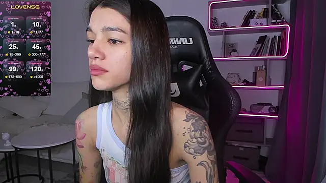 Snapshot of vinkitinkii chatting on January 1, 2025, 6:15 am vinkitinkii online show from January 1, 2025, 6:15 am