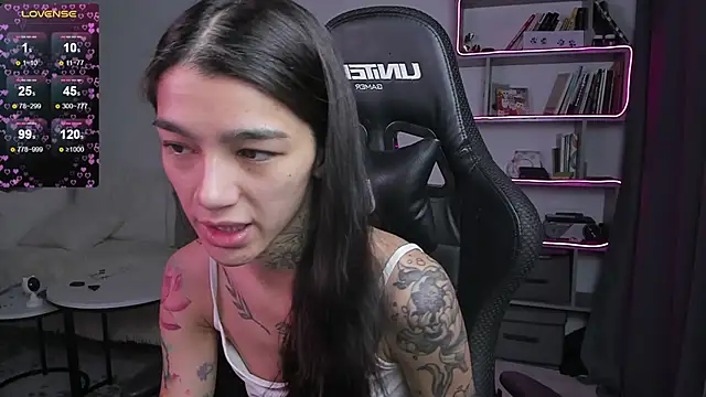 Snapshot of vinkitinkii chatting on January 22, 2025, 6:52 am vinkitinkii online show from January 22, 2025, 6:52 am