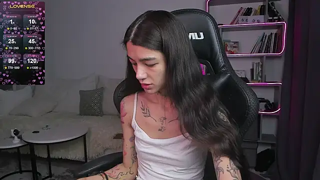 Snapshot of vinkitinkii chatting on January 23, 2025, 7:22 am vinkitinkii online show from January 23, 2025, 7:22 am