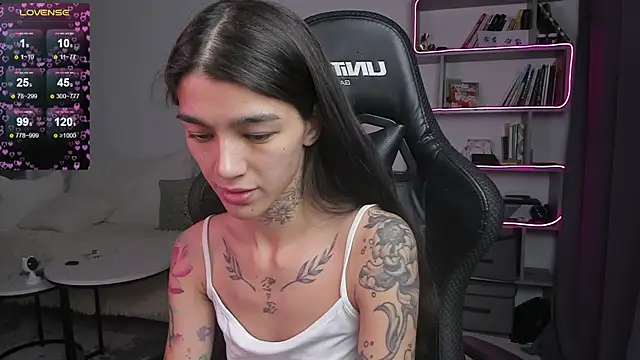 Snapshot of vinkitinkii chatting on January 23, 2025, 10:32 am vinkitinkii online show from January 23, 2025, 10:32 am