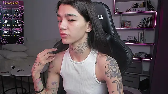 Snapshot of vinkitinkii chatting on January 26, 2025, 6:28 am vinkitinkii online show from January 26, 2025, 6:28 am