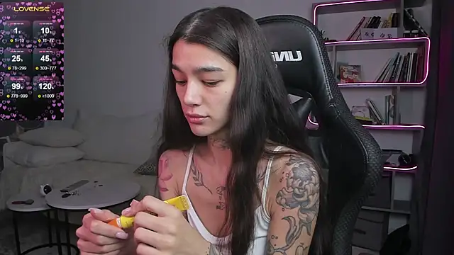 Snapshot of vinkitinkii chatting on January 28, 2025, 7:11 am vinkitinkii online show from January 28, 2025, 7:11 am