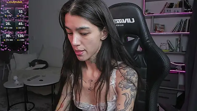 Snapshot of vinkitinkii chatting on February 2, 2025, 10:13 am vinkitinkii online show from February 2, 2025, 10:13 am