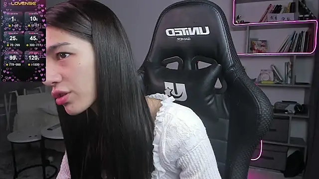 Snapshot of vinkitinkii chatting on February 4, 2025, 6:57 am vinkitinkii online show from February 4, 2025, 6:57 am