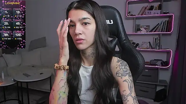 Snapshot of vinkitinkii chatting on February 16, 2025, 6:32 am vinkitinkii online show from February 16, 2025, 6:32 am