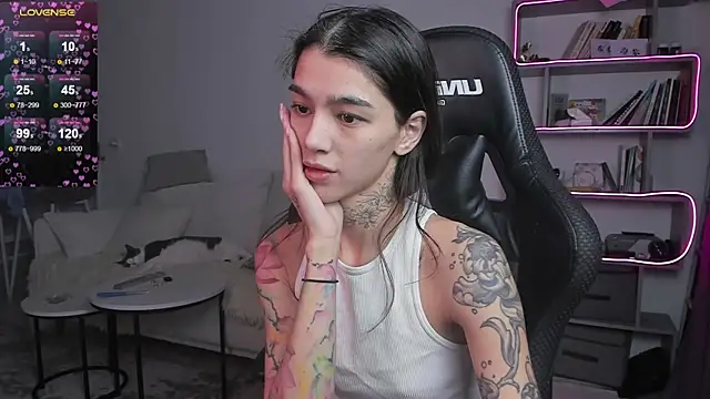 Snapshot of vinkitinkii chatting on February 18, 2025, 9:43 am vinkitinkii online show from February 18, 2025, 9:43 am