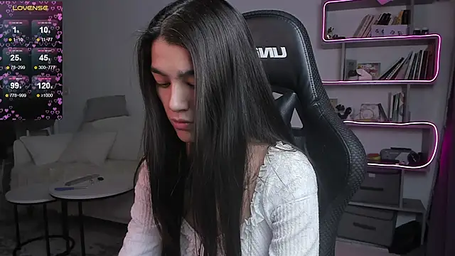 Snapshot of vinkitinkii chatting on February 19, 2025, 6:33 am vinkitinkii online show from February 19, 2025, 6:33 am