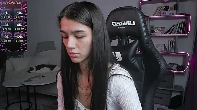 Snapshot of vinkitinkii chatting on February 19, 2025, 9:39 am vinkitinkii online show from February 19, 2025, 9:39 am