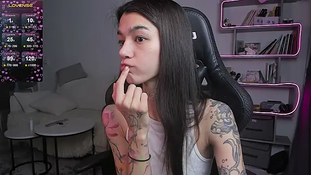 Snapshot of vinkitinkii chatting on February 22, 2025, 7:45 am vinkitinkii online show from February 22, 2025, 7:45 am