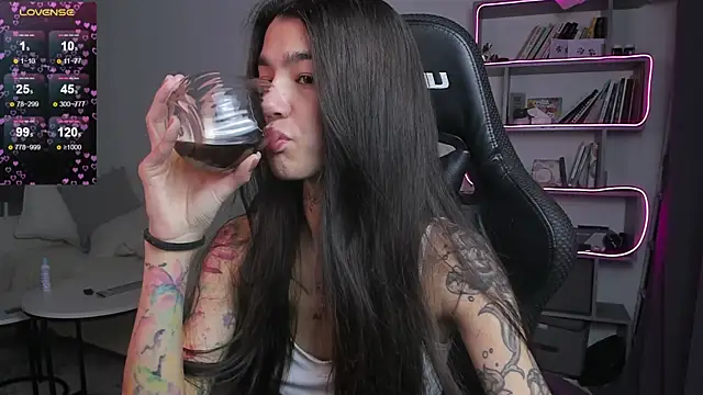 Snapshot of vinkitinkii chatting on February 23, 2025, 8:06 am vinkitinkii online show from February 23, 2025, 8:06 am