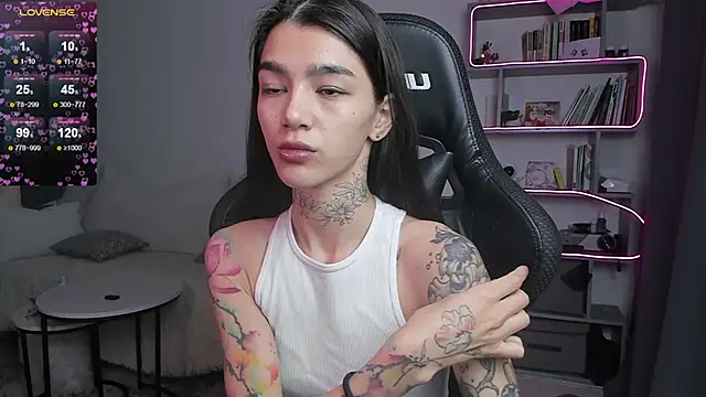 Snapshot of vinkitinkii chatting on March 1, 2025, 6:46 am vinkitinkii online show from March 1, 2025, 6:46 am