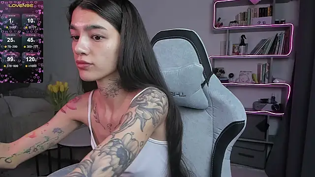 Snapshot of vinkitinkii chatting on March 10, 2025, 6:27 am vinkitinkii online show from March 10, 2025, 6:27 am