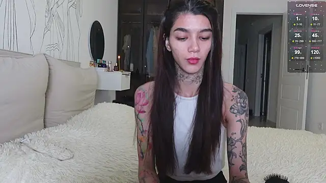 Snapshot of vinkitinkii chatting on November 16, 2025, 5:35 am vinkitinkii online show from November 16, 2025, 5:35 am