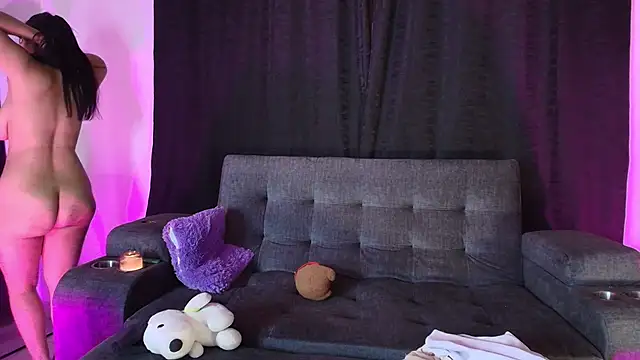 yungelitamor  online show from July 20, 2026, 5:11 am