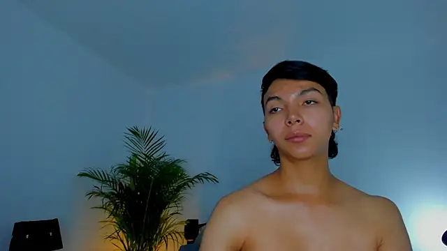 Snapshot of xhenisa_ chatting on September 29, 2025, 8:02 pm xhenisa online show from September 29, 2025, 8:02 pm