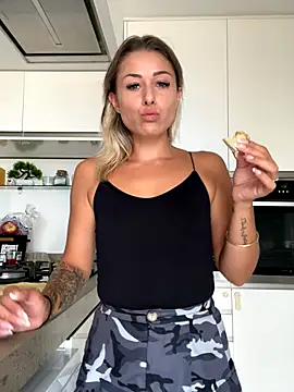 petrouchkaaa  online show from September 9, 2025, 8:14 am