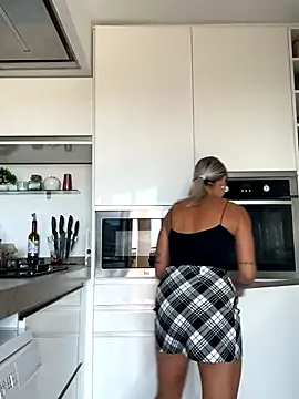 petrouchkaaa  online show from September 15, 2025, 8:14 am