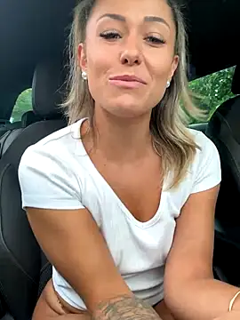 petrouchkaaa  online show from September 30, 2025, 10:09 am