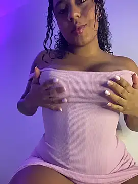 Snapshot of charlotteeruss chatting on December 2, 2025, 5:13 am charlotteeruss online show from December 2, 2025, 5:13 am