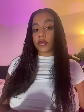 Snapshot of charlotteeruss chatting on February 3, 2026, 7:24 am charlotteeruss online show from February 3, 2026, 7:24 am