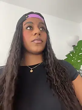 Snapshot of charlotteeruss chatting on February 21, 2026, 6:20 pm charlotteeruss online show from February 21, 2026, 6:20 pm