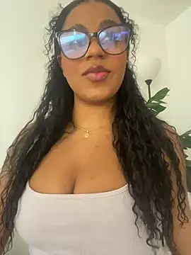 Snapshot of charlotteeruss chatting on February 22, 2026, 5:55 pm charlotteeruss online show from February 22, 2026, 5:55 pm