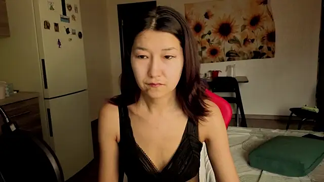 LeyylaStoone online show from June 17, 2026, 2:03 am