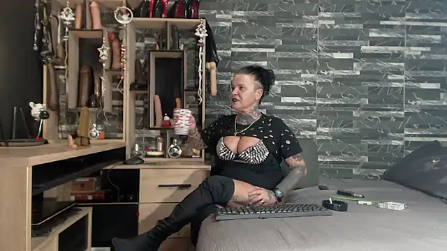 Mistress Miry online show from December 23, 2024, 4:22 am