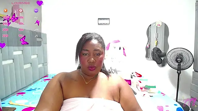 Snapshot of thickebonymilfF chatting on June 13, 2026, 3:59 am thickebonymilfF online show from June 13, 2026, 3:59 am