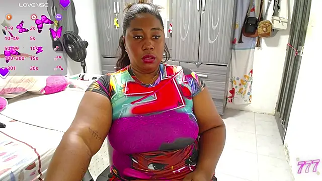 Snapshot of thickebonymilfF chatting on July 6, 2026, 1:24 am thickebonymilfF online show from July 6, 2026, 1:24 am