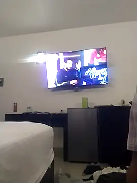 Renooo04 online show from February 18, 2026, 7:48 am