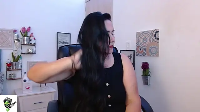 Snapshot of amalia_brunette chatting on December 10, 2024, 11:19 pm amalia brunette online show from December 10, 2024, 11:19 pm