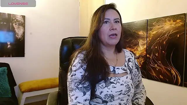 Snapshot of amalia_brunette chatting on December 19, 2025, 10:39 pm amalia brunette online show from December 19, 2025, 10:39 pm