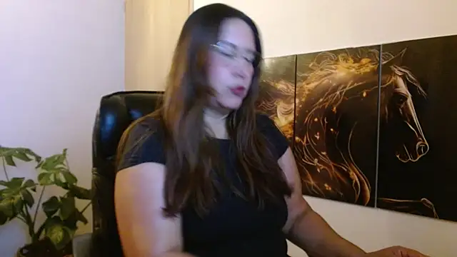 Snapshot of amalia_brunette chatting on June 4, 2026, 6:19 am amalia brunette online show from June 4, 2026, 6:19 am