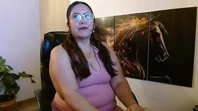 Snapshot of amalia_brunette chatting on June 11, 2026, 12:08 am amalia brunette online show from June 11, 2026, 12:08 am