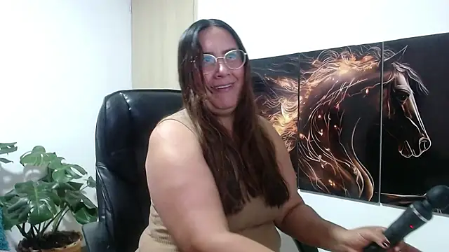 Snapshot of amalia_brunette chatting on June 16, 2026, 11:40 pm amalia brunette online show from June 16, 2026, 11:40 pm