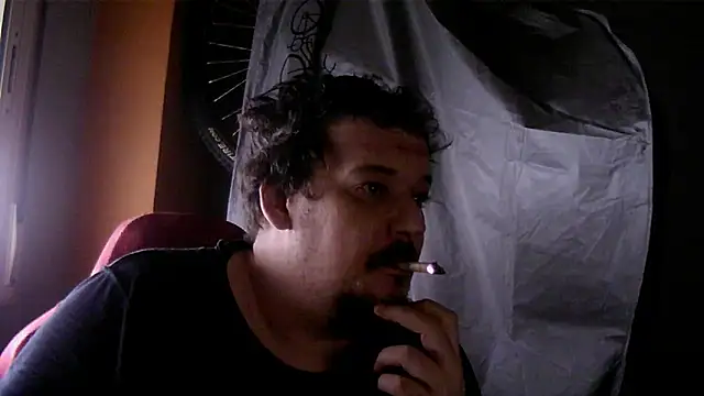 porkorossy online show from October 3, 2025, 6:43 am