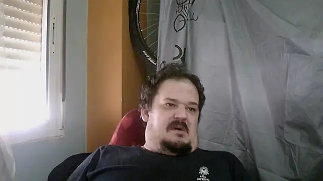 porkorossy online show from October 7, 2025, 8:11 am