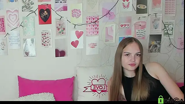 Snapshot of little_radiant_sun chatting on October 14, 2025, 9:32 am little radiant sun online show from October 14, 2025, 9:32 am