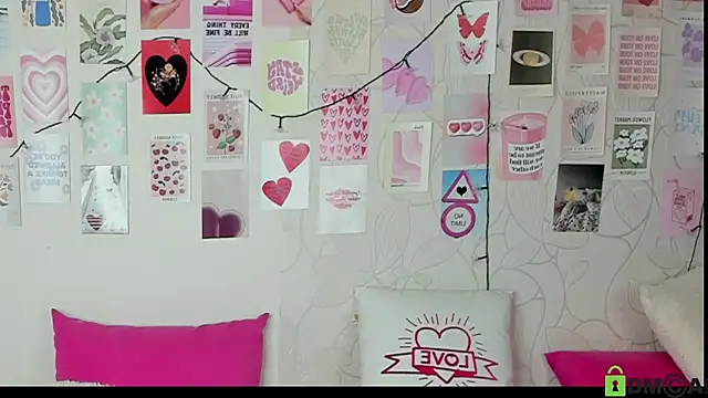 Snapshot of little_radiant_sun chatting on October 21, 2025, 9:32 am little radiant sun online show from October 21, 2025, 9:32 am