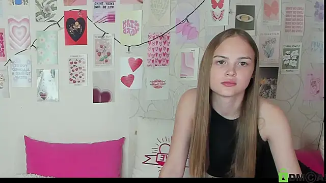 Snapshot of little_radiant_sun chatting on October 25, 2025, 7:49 am little radiant sun online show from October 25, 2025, 7:49 am