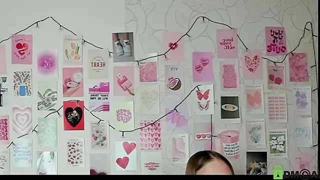 Snapshot of little_radiant_sun chatting on October 26, 2025, 7:14 am little radiant sun online show from October 26, 2025, 7:14 am