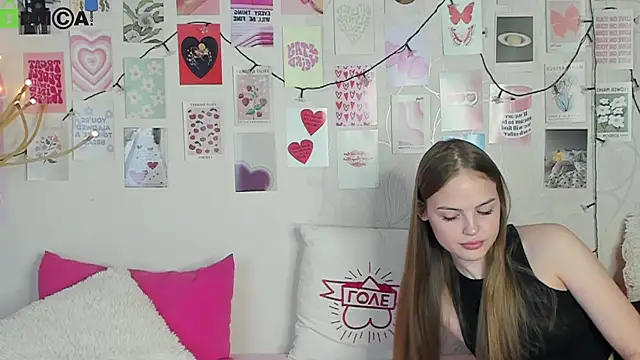 Snapshot of little_radiant_sun chatting on January 11, 2026, 9:36 am little radiant sun online show from January 11, 2026, 9:36 am