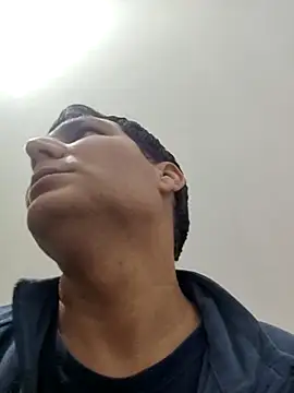 Snapshot of ZIMMY25 chatting on February 26, 2025, 5:20 am ZIMMY25 online show from February 26, 2025, 5:20 am