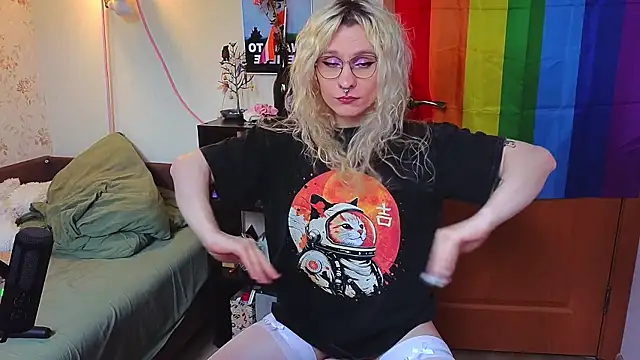 Lori Myaf online show from July 7, 2026, 1:15 pm