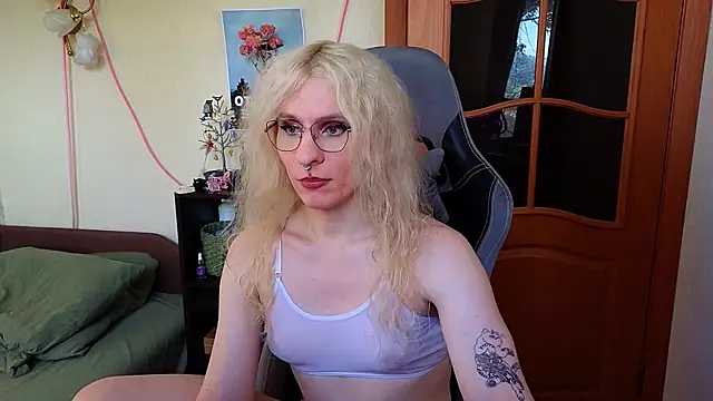 Lori Myaf online show from August 1, 2026, 4:28 pm
