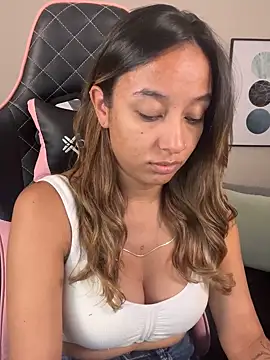 Snapshot of DianaHopson chatting on March 14, 2025, 10:38 pm DianaHopson online show from March 14, 2025, 10:38 pm