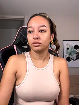 Snapshot of DianaHopson chatting on September 23, 2025, 11:24 am DianaHopson online show from September 23, 2025, 11:24 am